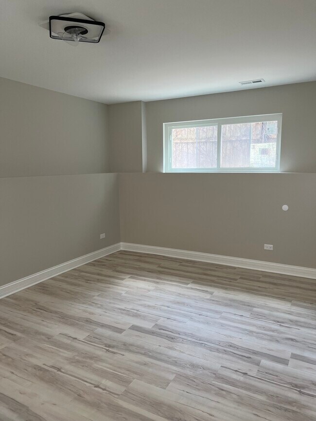 Foto del edificio - 1127 N Parkside Ave