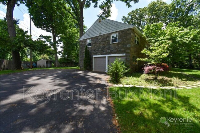 Foto del edificio - 1812 Hillcrest Road