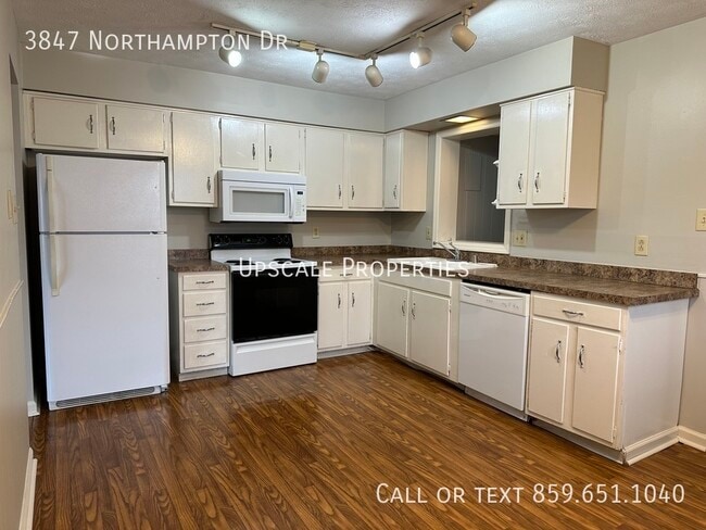 Photo - 3847 Northampton Dr House