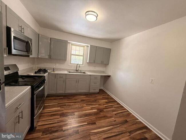 Foto del edificio - 9722 51st Ave