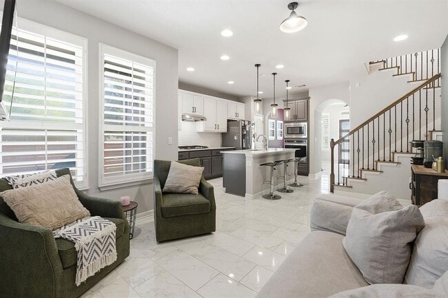 Foto del edificio - 5720 Baythorne Dr