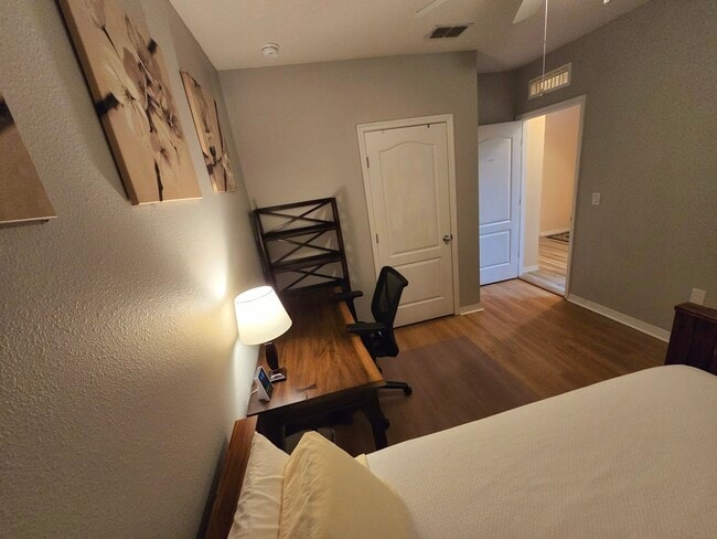 Building Photo - 384 Aberdeen Dr