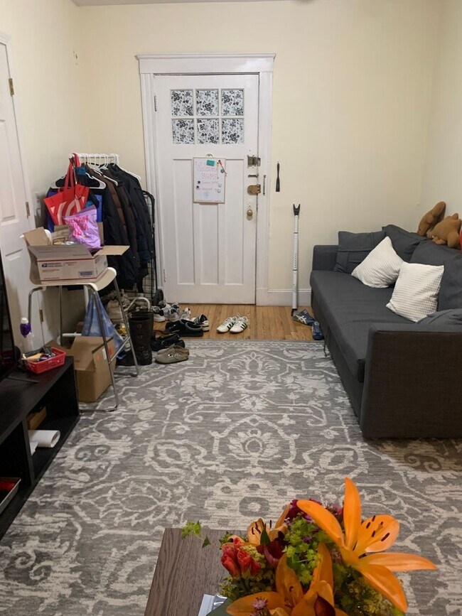 Building Photo - Spacious 4-Bed Condo in Brookline – Steps ...