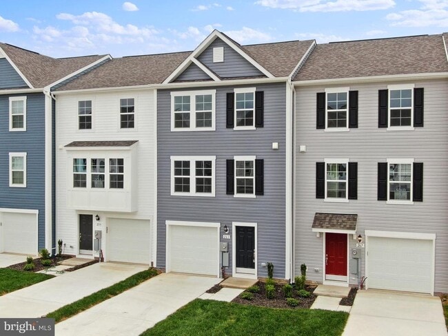Building Photo - 241 Clifton Mnr