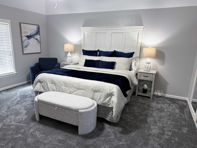 Building Photo - 1958 Bohemia Dr