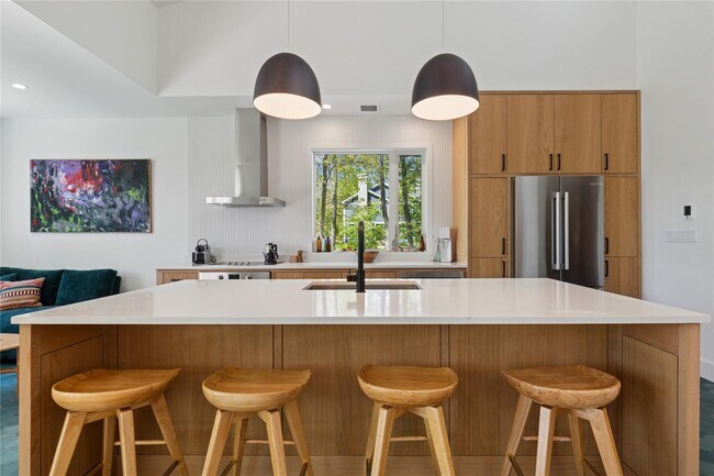 Foto del edificio - 6710 Soundview Ave