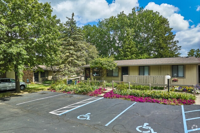 Leasing Office - Garden Court Apartments