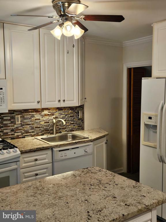 Foto principal - 7267 Conley St