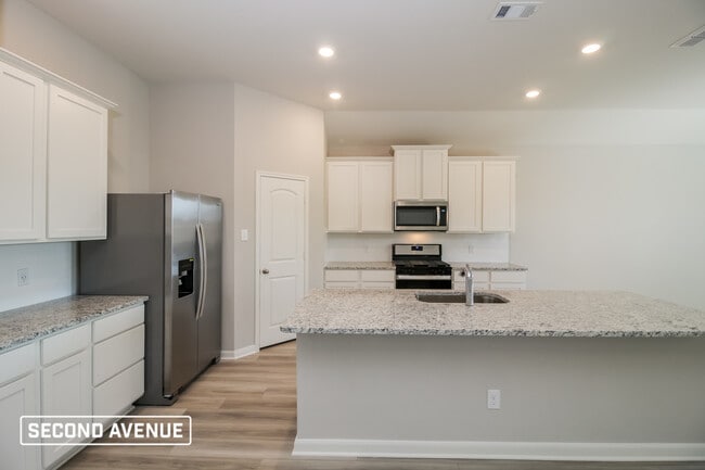Building Photo - 2112 Jeanine Dr