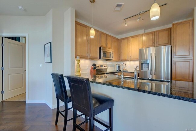 Foto del edificio - Stunning 2 bed/2 bath Condo!