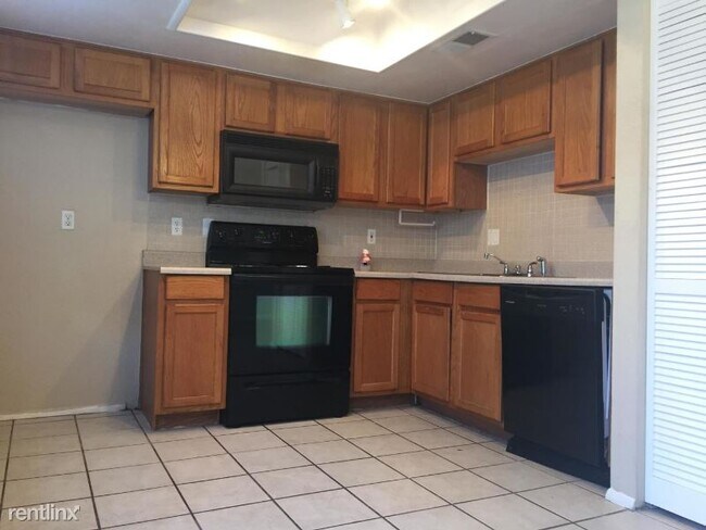 Building Photo - 2 br, 1 bath Condo - 2847 N 46th Ave 1 Unit 1
