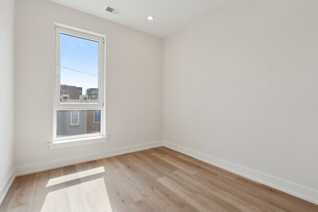 Interior Photo - The Archer