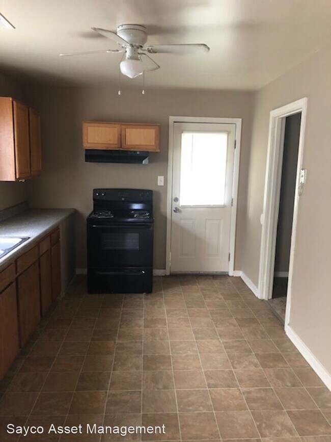 Foto del edificio - 3 br, 1 bath House - 828 Alden Ave