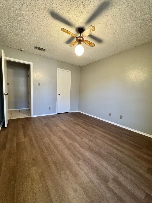 Foto del edificio - AVAILABLE NOW - Cozy 3-Bedroom Home in Desirable Neighborhood Near Goodfellow AFB!