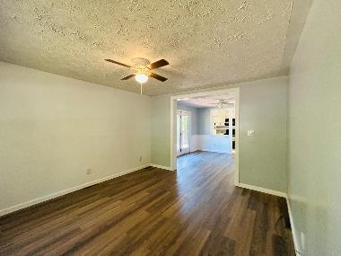 Building Photo - 1447 Beverly Dr