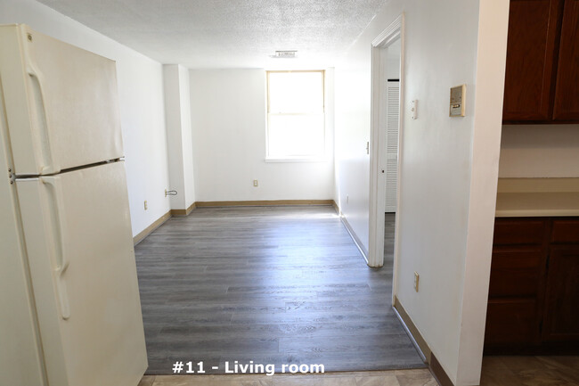 Building Photo - 25 Laval St