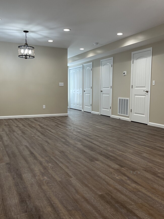 Foto del edificio - 715 Adkins St