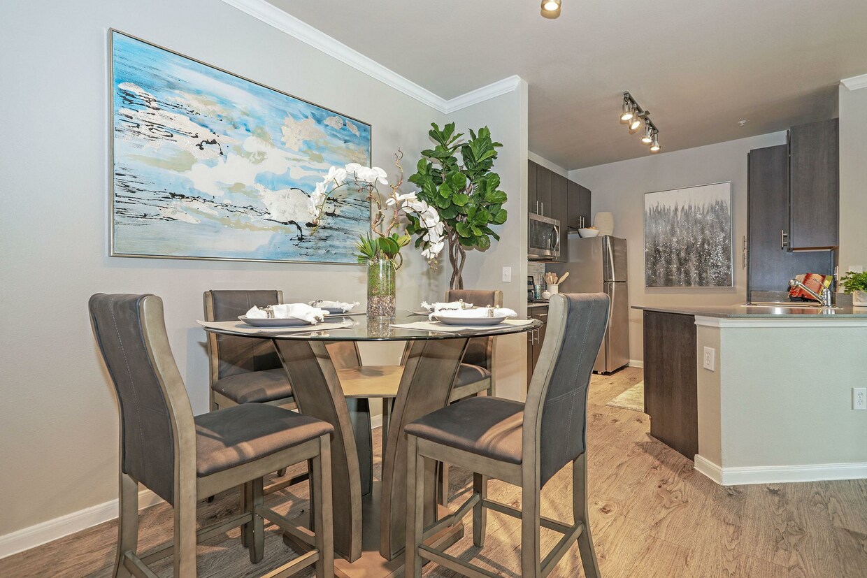 Foto principal - Residence at Lake Jackson Apartments