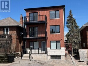 Building Photo - 109-109 Russell Ave