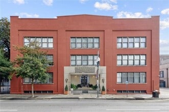 Building Photo - 760 Magazine St
