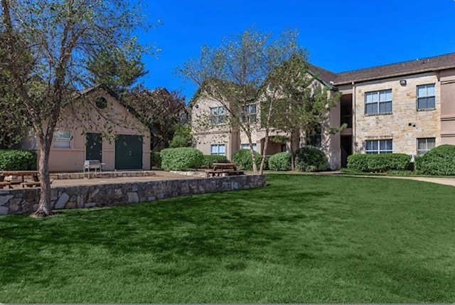 Building Photo - Brentwood Oaks Apartments