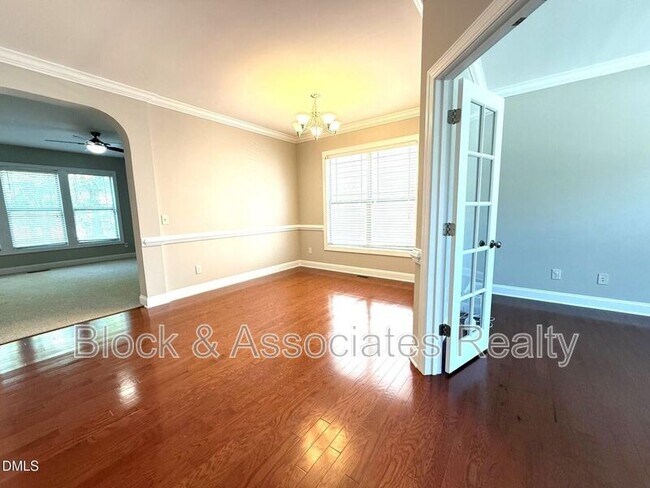 Building Photo - 1548 Lily Creek Dr
