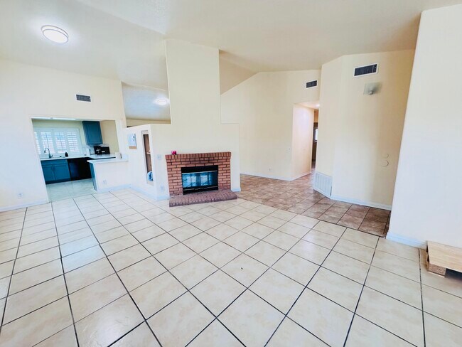 Foto del edificio - 2498 Ross Ave