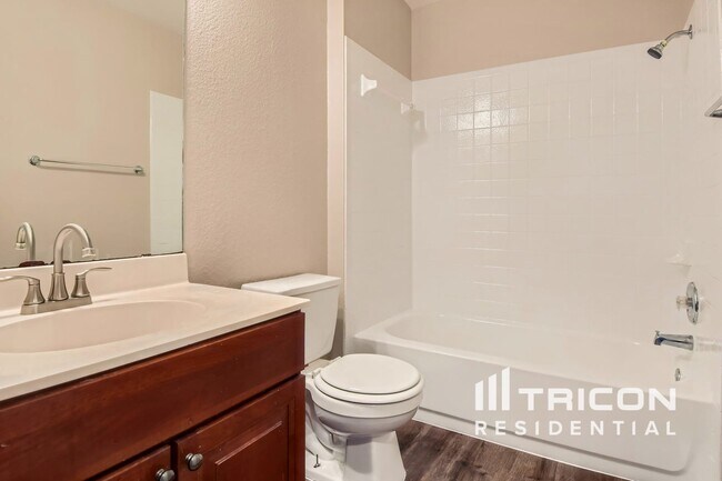 Building Photo - 1411 Catalina Dr