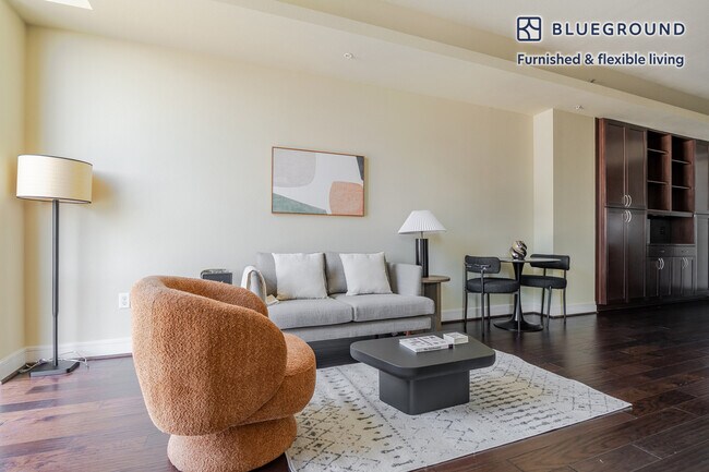 Foto del edificio - 214 Barton Springs Rd