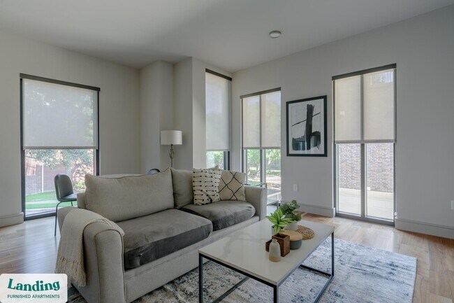 Foto del edificio - 1414 Wood Hollow Dr