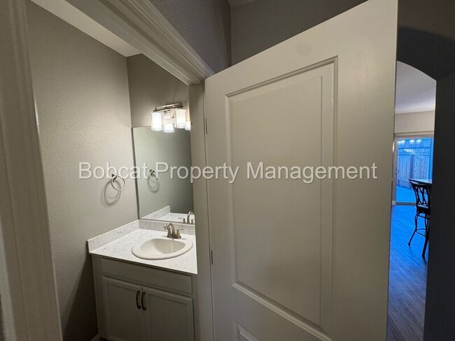 Foto del edificio - 1336 Saltern Dr