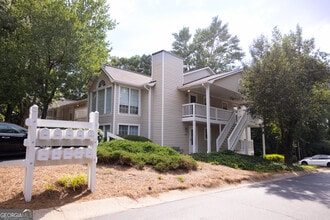 Building Photo - 1907 Countryside Pl
