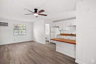 Building Photo - 1041 SE Monterey Rd