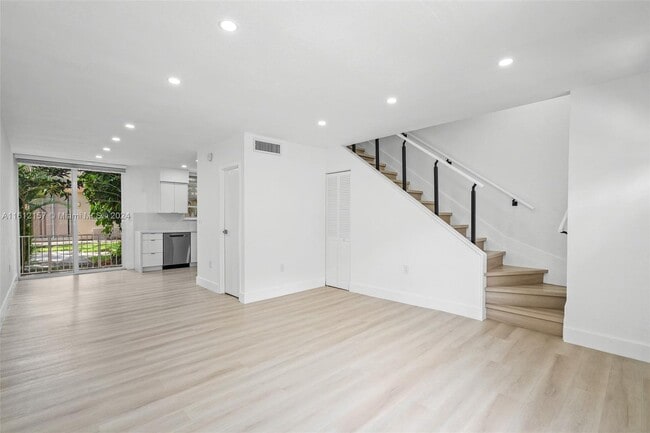 Building Photo - 5969 SW 69th St