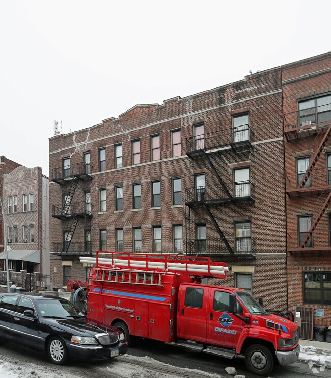 Building Photo - 1539 Park Pl