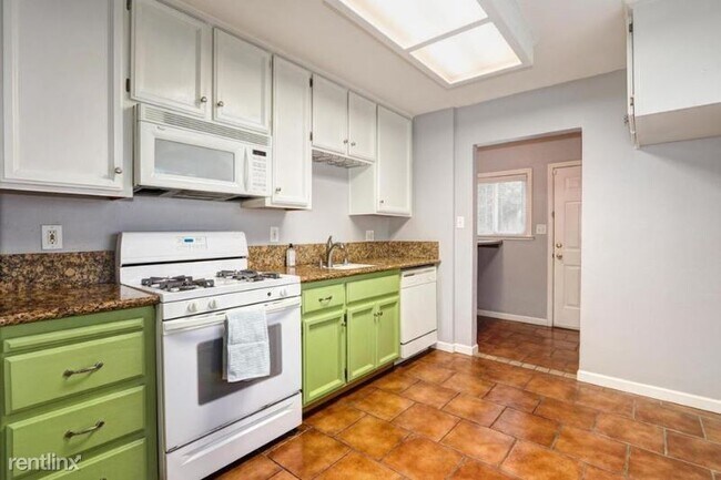 Foto del edificio - 2 br, 1 bath House - 2530 Santa Cruz Way