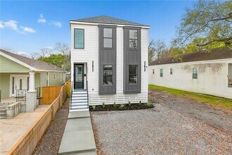 Building Photo - 2647 Myrtle St