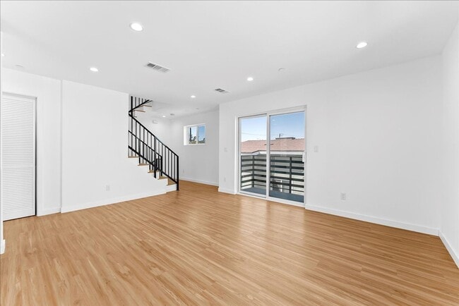 Foto del edificio - 4017 1/2 Mont Clair St-