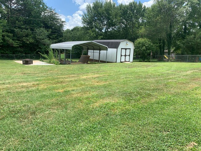 Building Photo - 95 Musket Dr