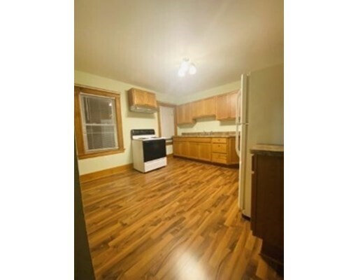 Primary Photo - 401 Pleasant St