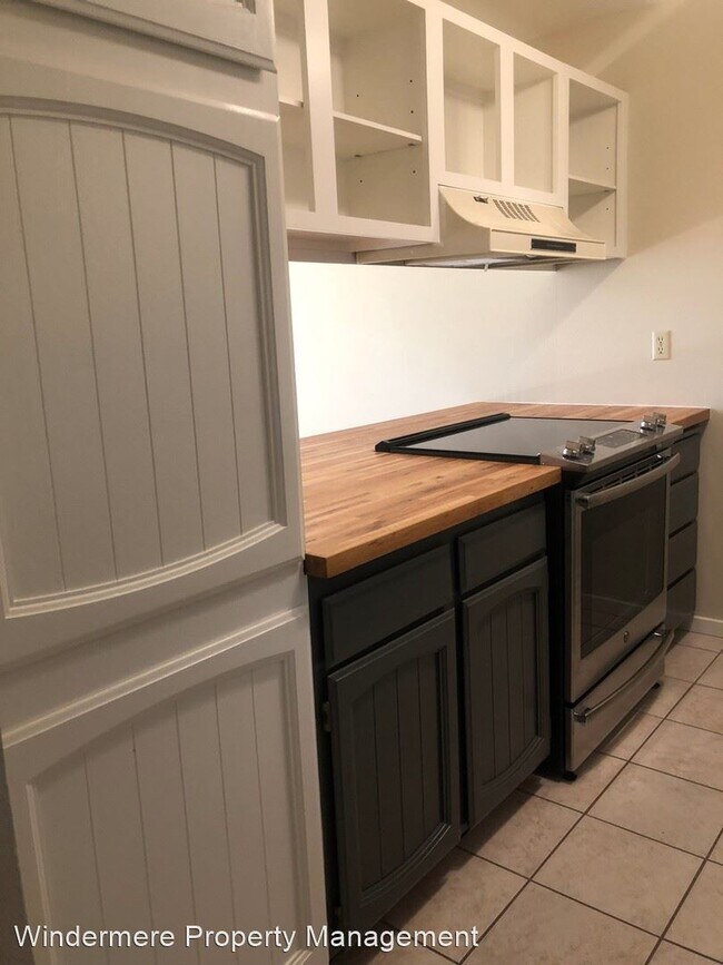 Building Photo - 2 br, 1.5 bath House - 1039 Ihland Place NE