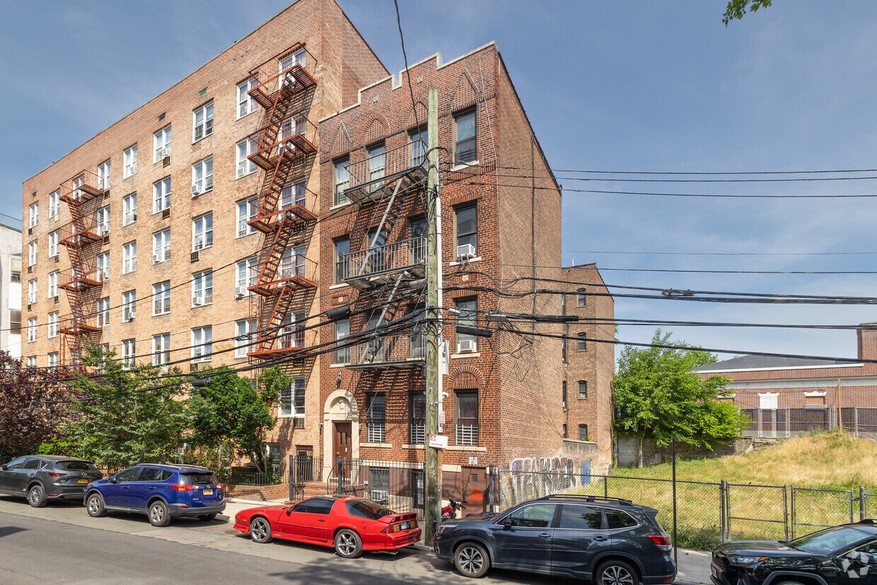 4021 61st Street - 4021 61st St