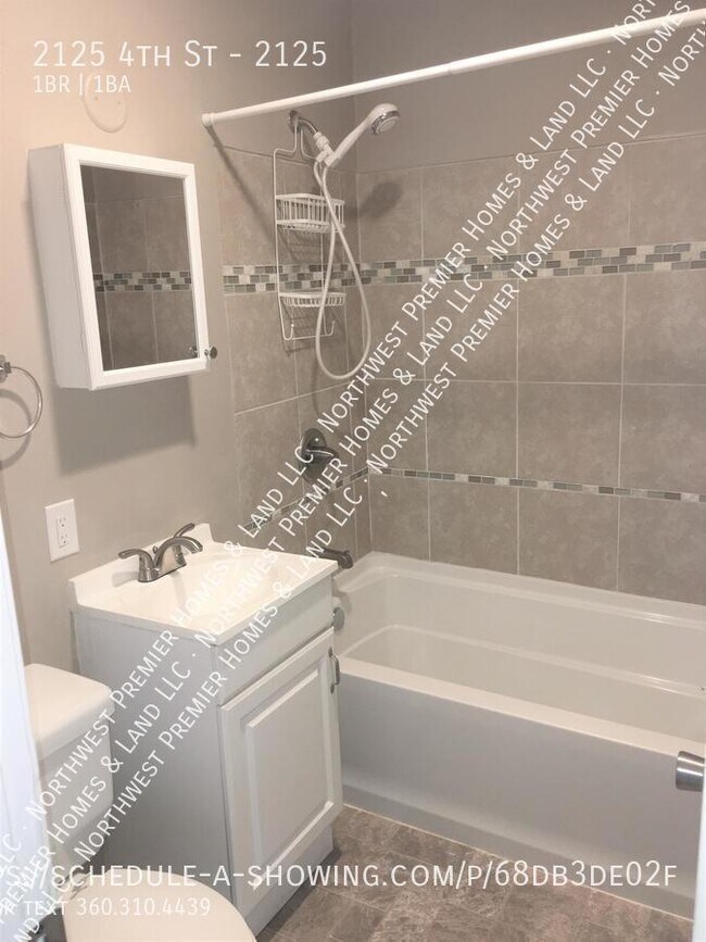 Building Photo - Renovated 1 Bed in Bremerton