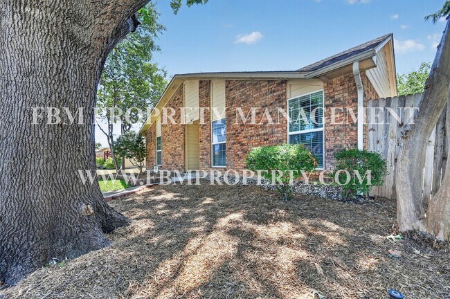Foto del edificio - 407 Woodhurst Dr