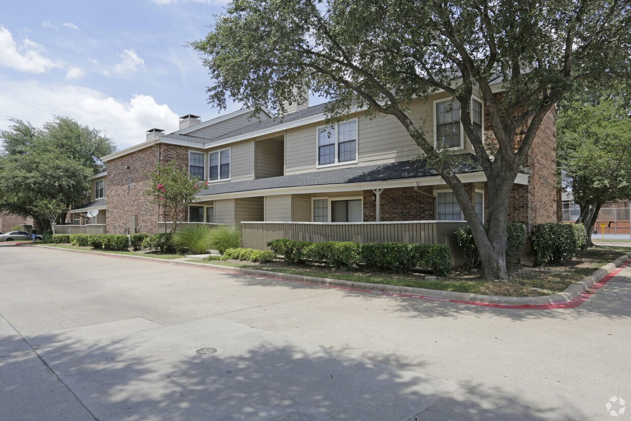 Briarcrest Apartments 1330 Mac Arthur Dr Carrollton, TX