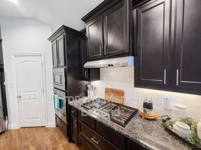 Building Photo - 417 Cooper St