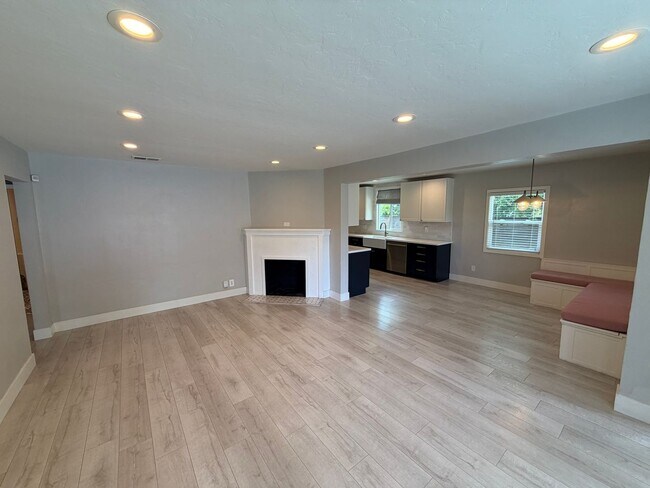 Foto del edificio - 3 Bedroom | 1.5 Bathroom | Single-Family Home