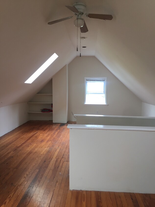 Primary Photo - 225 Laury St