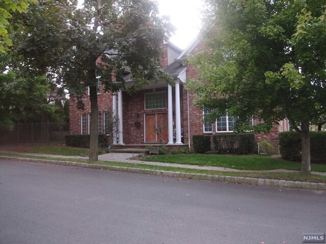 Building Photo - 70 McElroy Ave