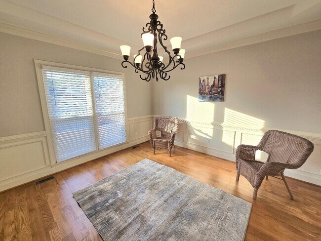 Foto del edificio - 4876 Rolling Hill Rd